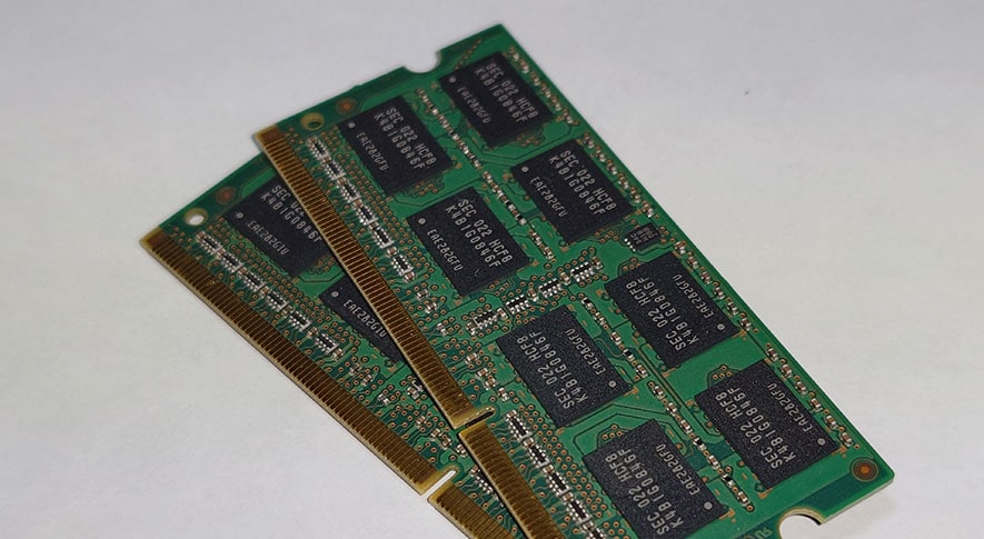 メモリー容量で選ぶ（16GB以上推奨）