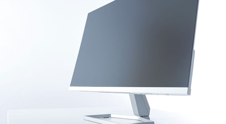 ノートブックは外付けモニターがおすすめ