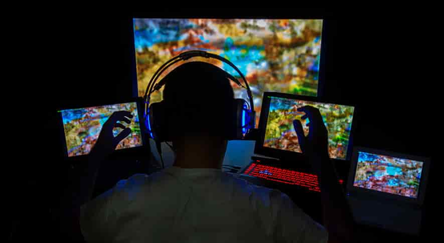 ノート型とデスクトップ型どちらを選ぶべきか