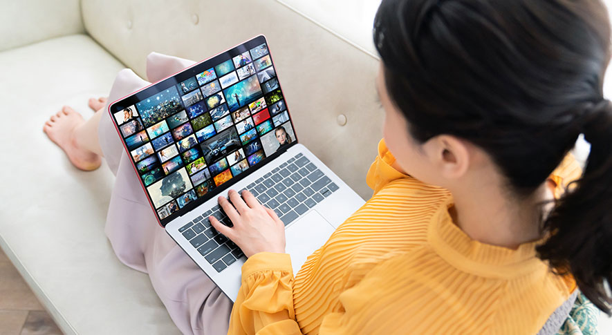 動画視聴に向いているノートパソコンの条件とは